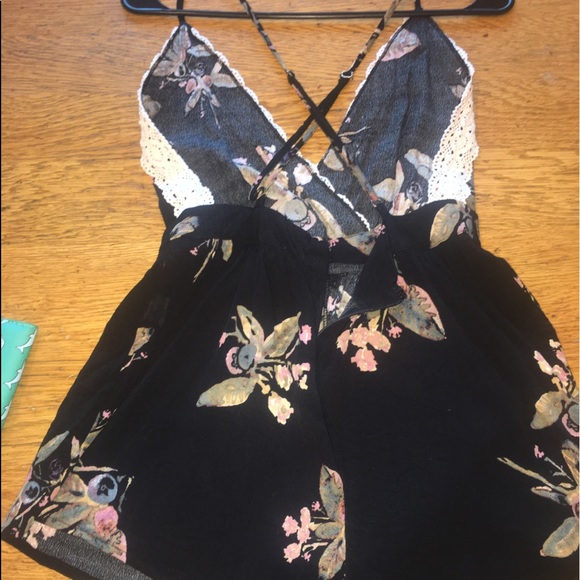Floral Romper - Picture 3 of 3